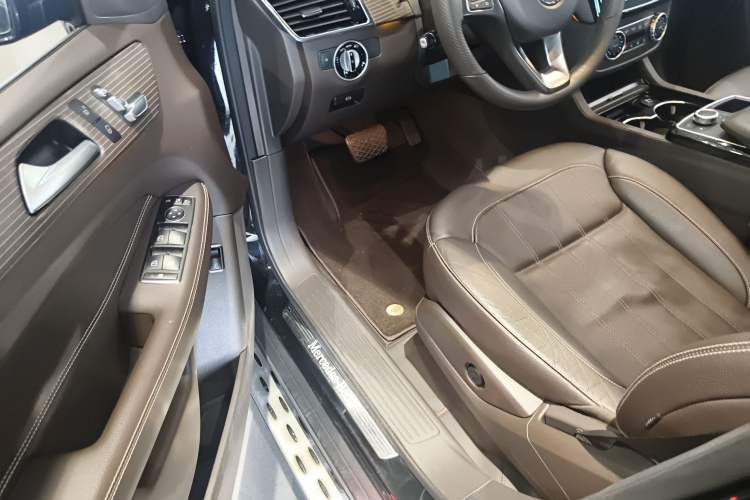 Used Mercedes-Benz GLE 2018 GLE 320 4MATIC Luxury Collection Edition Driver Seat