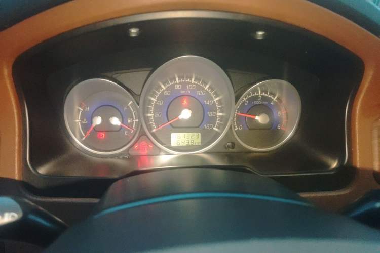 Used JDMC T5 2014 2.8T Two-Wheel Drive Upgraded Version with Standard Wheelbase JE493ZLQ4E
