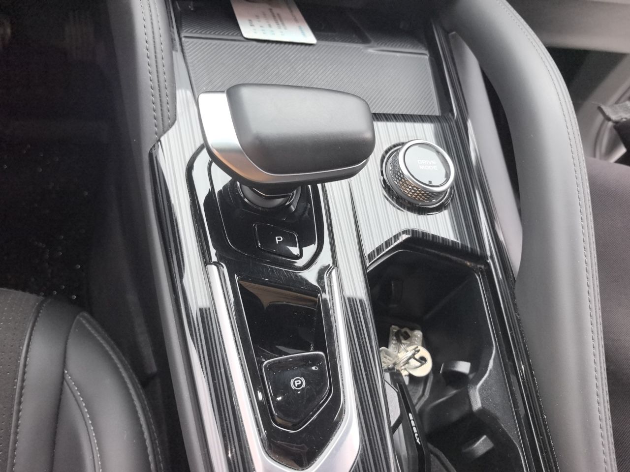Geely Auto Monjaro L 2024 2.0TD High-Power Automatic Two-Wheel Drive Skyline Edition — снимка 14