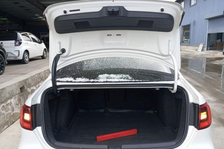 Used Volkswagen Sagitar 2013 2.0 TSI GLI Trunk