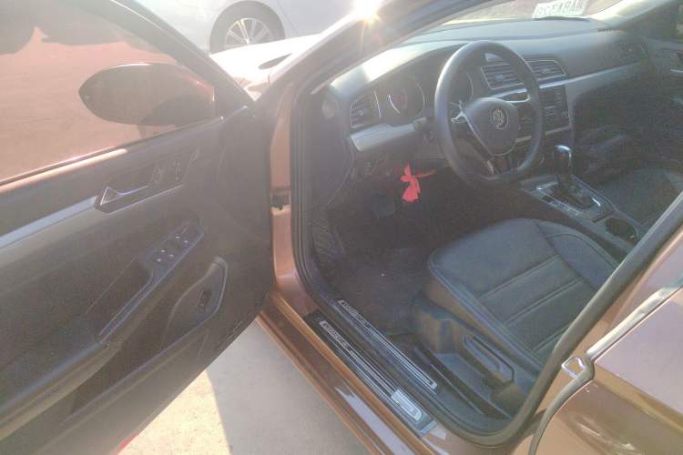 Used Volkswagen Lamando 2017 230TSI DSG Fashion Edition
