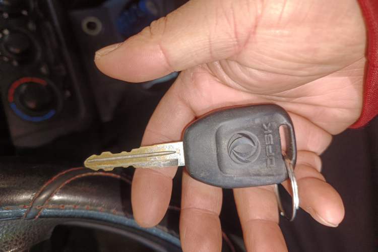 Used Dongfeng Fengon 330 2014 1.5L Manual Utility Version DK15
