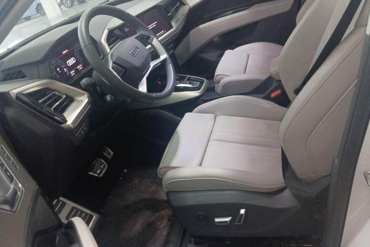 Used Audi Q5 e-tron 2023 40 e-tron Starry Edition Luxury Package Left Front Seat