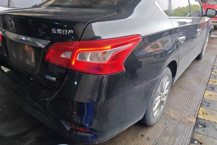 Used Nissan Sylphy 2016 1.6XV CVT Smart Enjoyment Version Right Rear Taillight