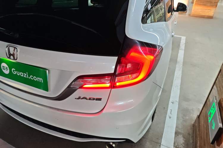 Used Honda Jade 2017 1.8L automatic Comfort version 5 seats
