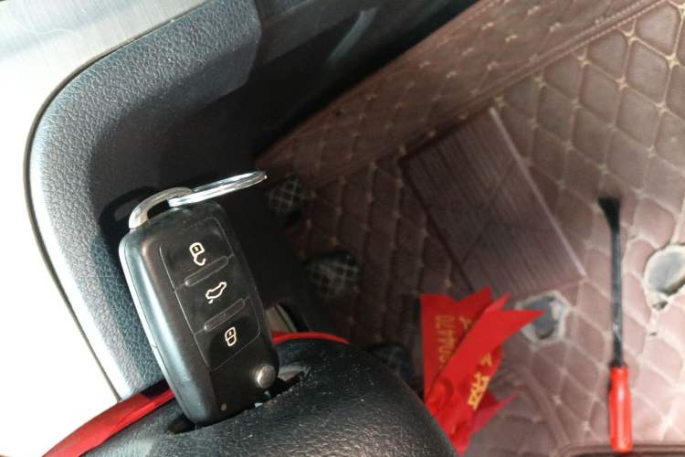 Used Volkswagen Lavida 2013 Restyled Classic 1.6L Manual Comfort Edition