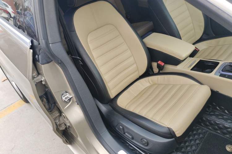 Used Volkswagen FAW-Volkswagen CC 2016 1.8TSI Prestige Model
