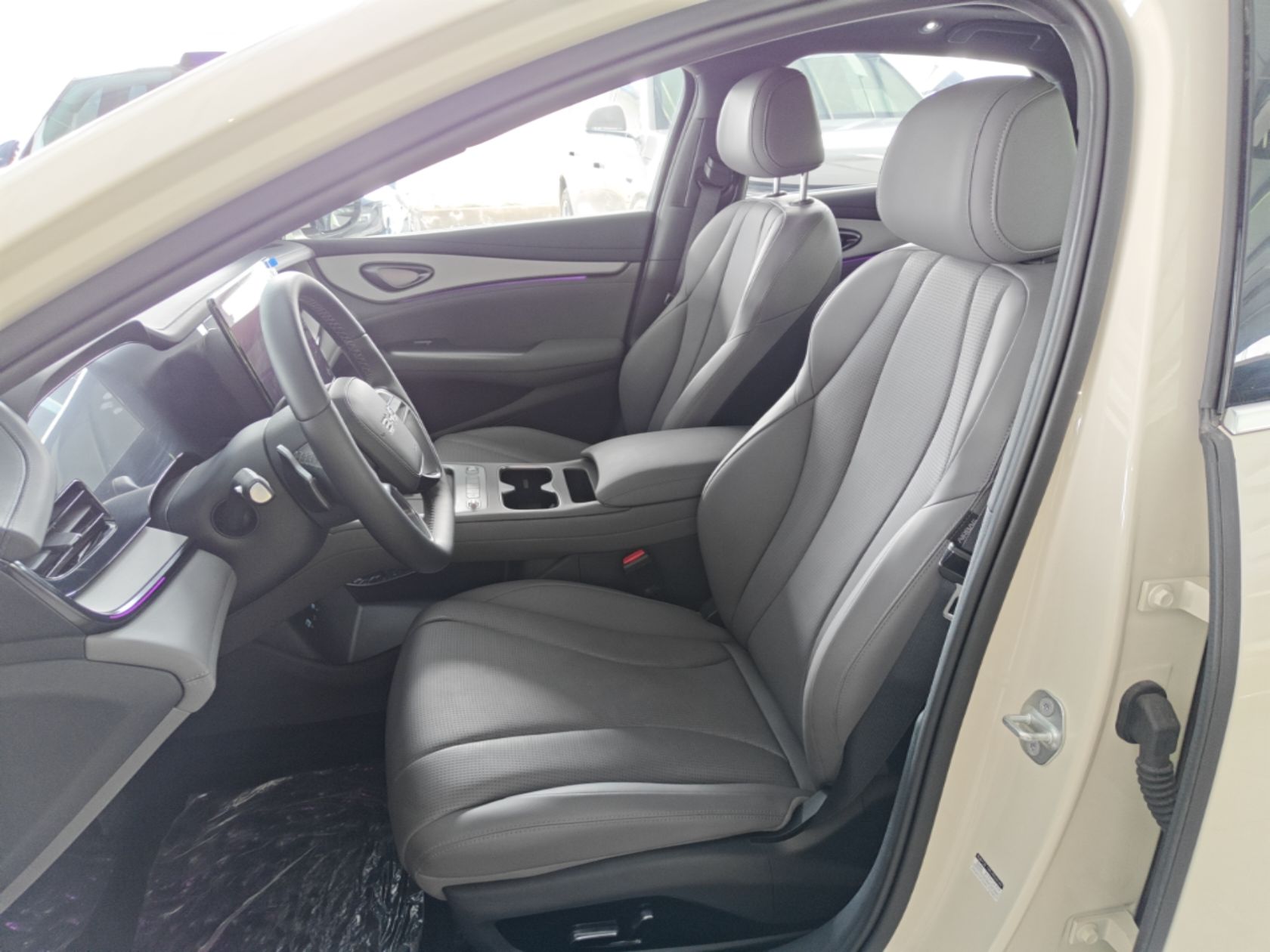 Vordere Reihe im Auto