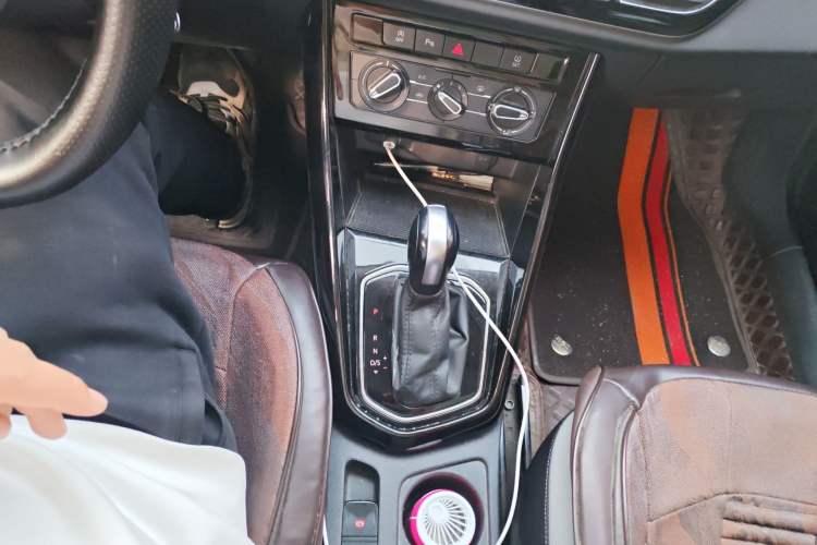 Used Jetta VS7 2021 1.4T Automatic Entry Model Gear Lever