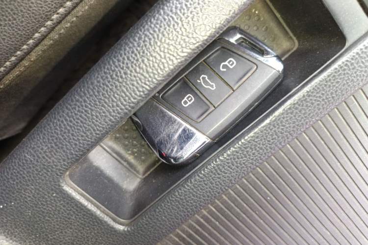 Used Volkswagen Magotan 2017 330TSI DSG Leading Model Vehicle Key