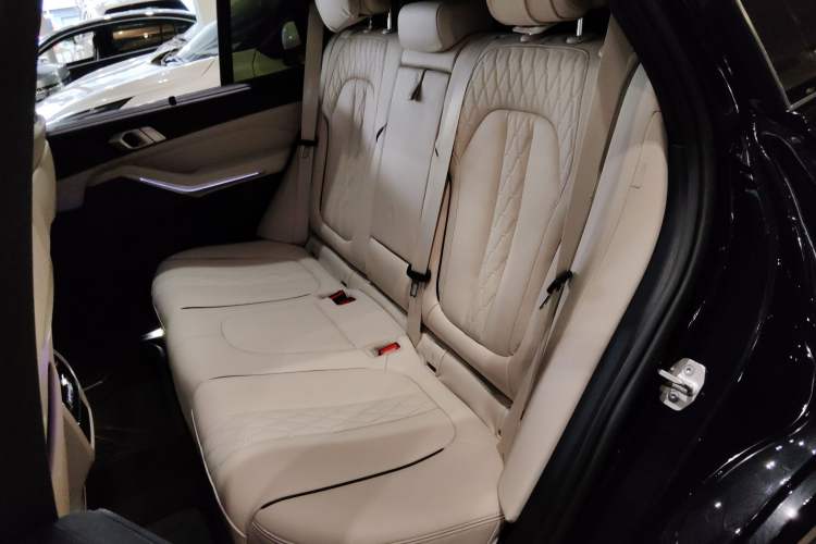 Used BMW X5 2021 xDrive40i Luxury Model with M Sport Package
