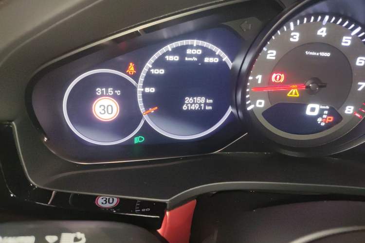 Used Porsche Cayenne 2023 Cayenne 3.0T Platinum Edition Odometer Close Up