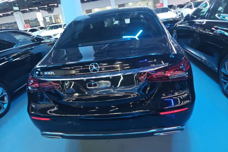 Used Mercedes-Benz E-Class 2023 Updated E 300 L Fashion Edition
