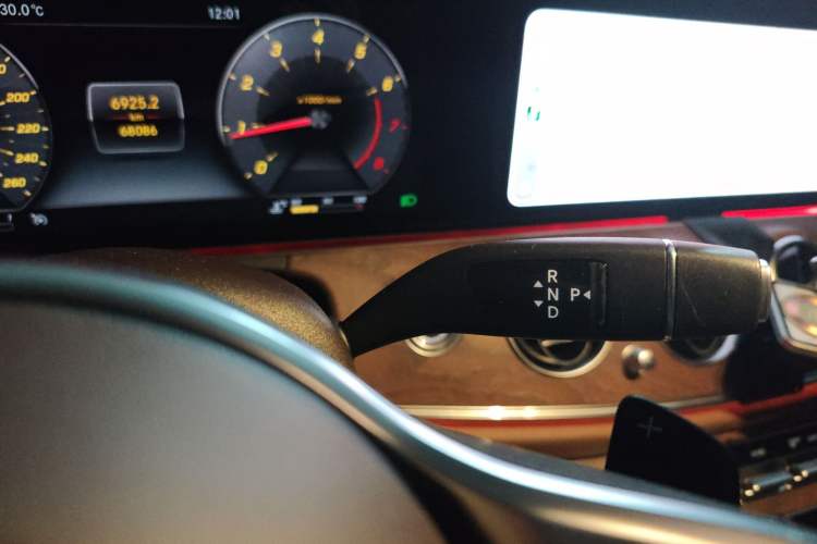 Used Mercedes-Benz E-Class 2020 Restyled E 300 L Exclusive Edition Gear Lever