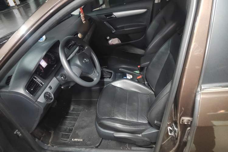 Used Volkswagen Gran Lavida 2013 1.6L Automatic Comfort Model Left Front Seat