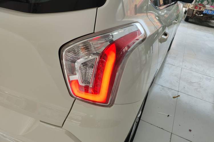 Used SsangYong Tivolan 2015 1.6L Automatic Two-Wheel Drive Zhi Chun Edition