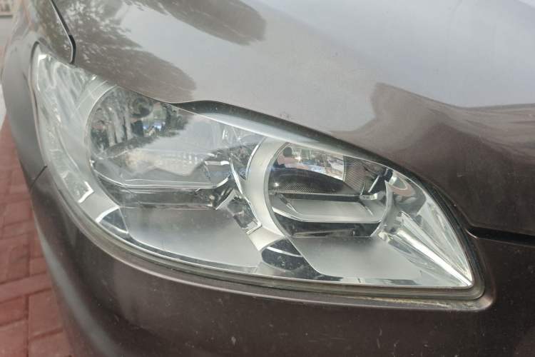 Used Peugeot 301 2016 1.6L Manual Comfort Edition Right Front Headlight