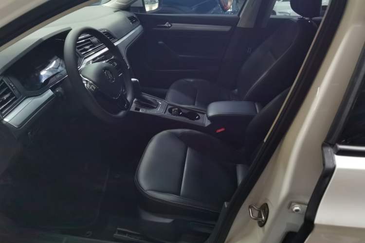 Used Volkswagen Lamando 2019 230TSI DSG Fashion Edition China VI
