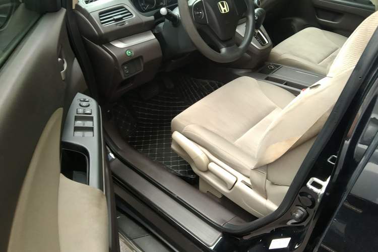 Used Honda CR-V 2012 2.0L two-wheel drive urban version Driver Seat