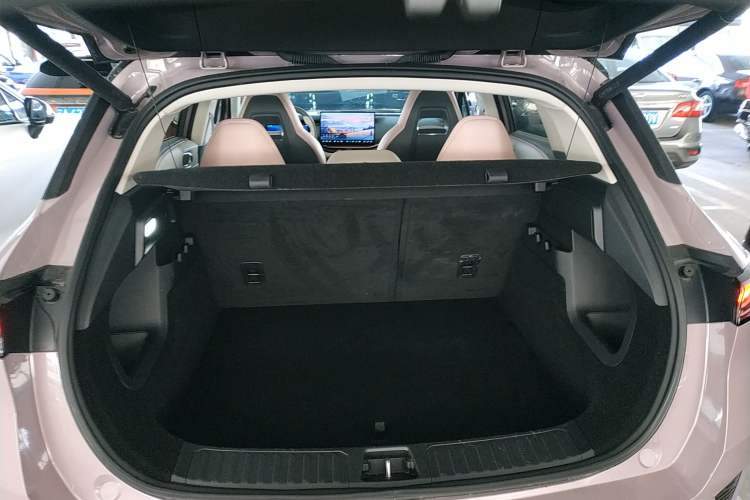 Used Lynk & Co 06 EM-P 2023 EM-P 126 Long-Range Halo