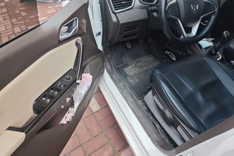 Used Baojun 310W 2017 1.5L Manual Comfort Version China VI Emission Standard