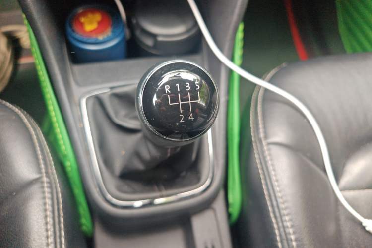 Used Volkswagen Jetta 2013 1.6L Manual Fashion Edition
