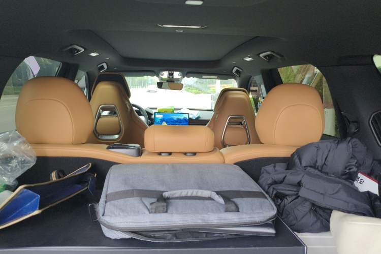 Used Lynk & Co 09 EM-P 2024 2.0TD EM-P Four-Wheel Drive PRO Seven-Seater Headliner