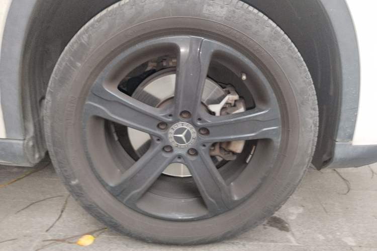 Used Mercedes-Benz GLA 2019 GLA 200 Fashion Model Right Front Wheel Hub