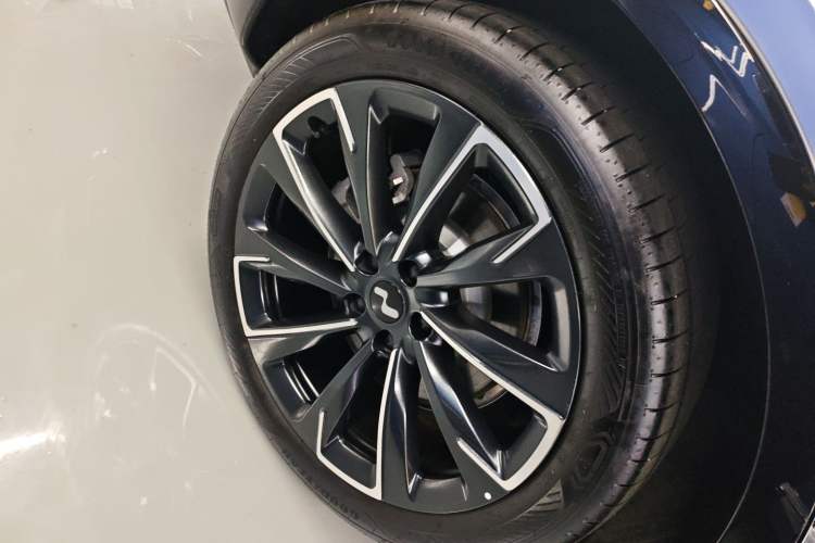 Used ONVO L60 2024 60 kWh Rear-Drive Version
