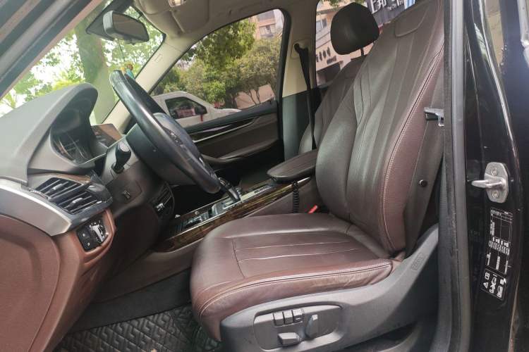 Used BMW X5 2017 xDrive28i Left Front Seat