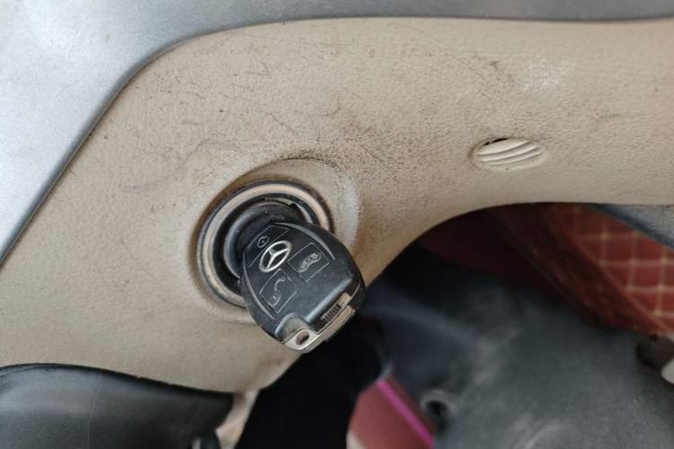 Used Mercedes-Benz Viano 2010 2.5L Luxury Edition