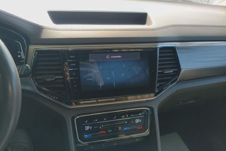 Used Volkswagen Viloran 2020 330TSI Luxury Edition Audio And AC Panel