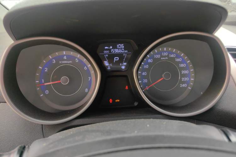 Used Hyundai Elantra (5th Generation / Langdong) 2016 1.6L Automatic Smart Version
