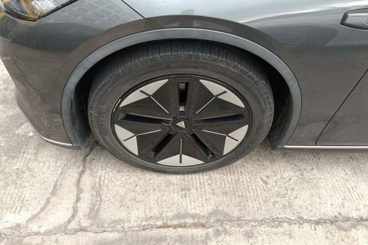 Used Deepal SL03 2022 515 Pure Electric Version Left Front Wheel Hub