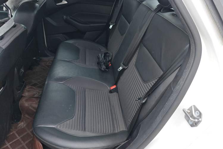 Used Ford Focus 2017 Sedan 1.6L Automatic Fashion Edition Smart Drive Version Left Rear Seat