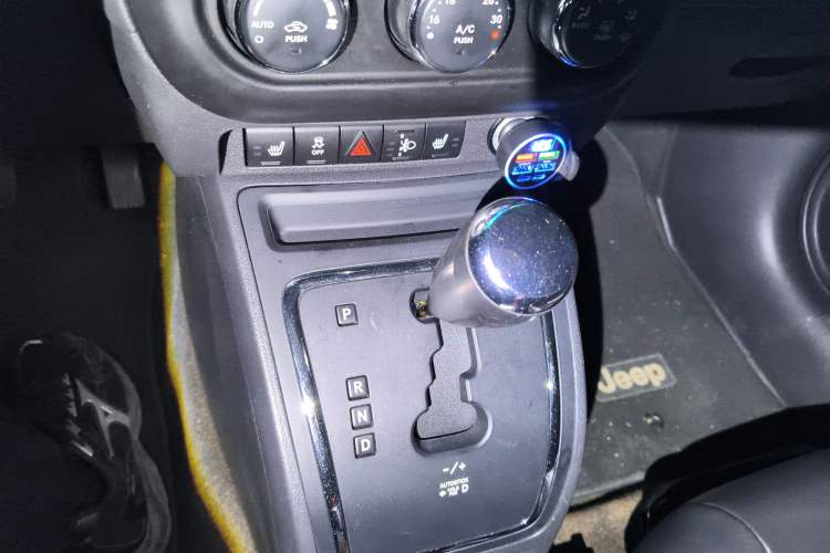 Used Jeep Compass 2013 2.4L four-wheel drive luxury version