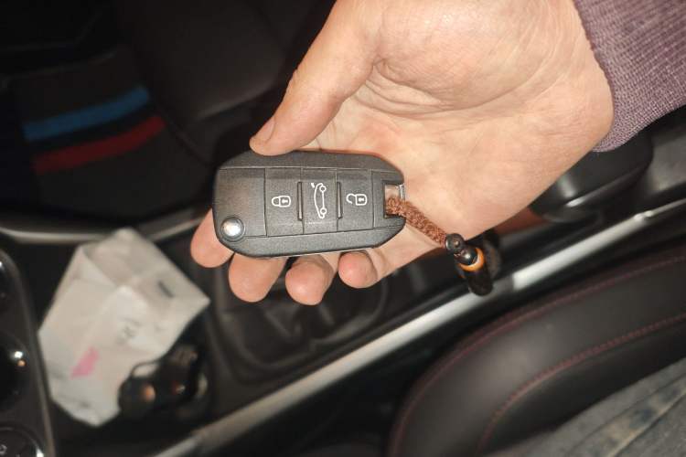 Used Citroen C3-XR 2015 1.6L Manual Pioneer Model Vehicle Key