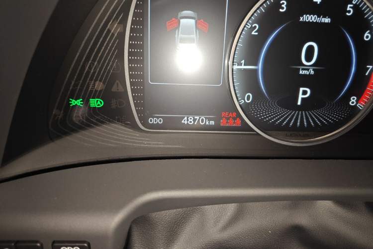 Used Lexus ES 2025 200 Premium Edition Odometer Close Up