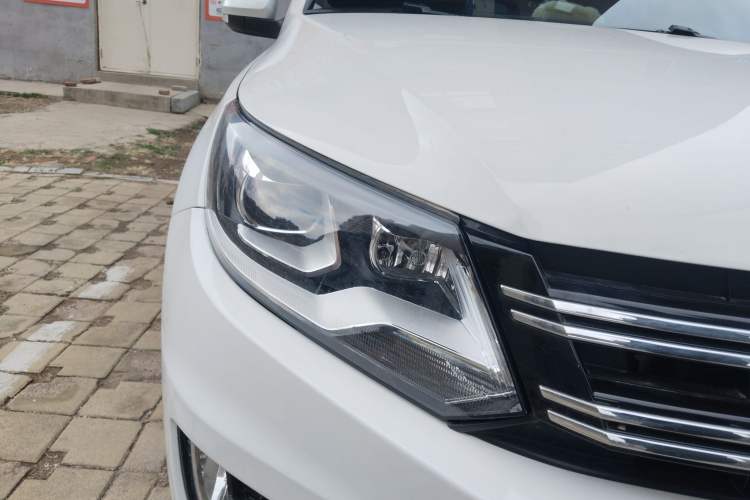 Used Volkswagen Tiguan 2015 1.8TSI Automatic Two-Wheel Drive Comfort Edition Right Front Headlight