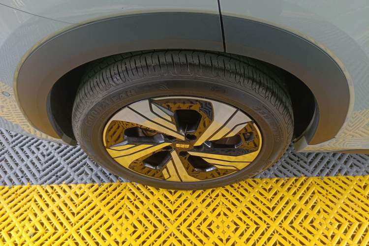 Used Geely Galaxy E5 2024 530km Starship Edition Right Rear Wheel Hub