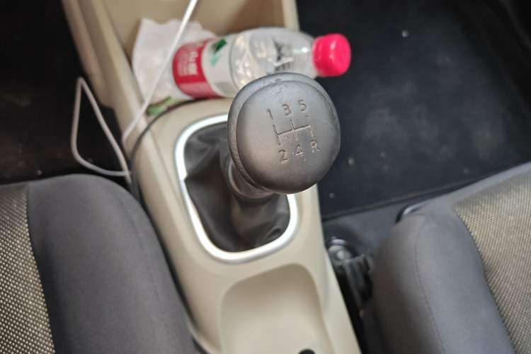 Used Venucia R50 2013 1.6L Manual Fashion Edition