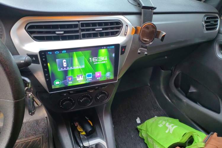 Used Citroen Elysee 2015 Zhishang Edition 1.6L Manual Fashion Model Audio And AC Panel