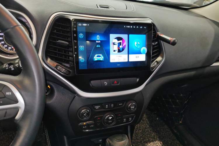 Used Jeep Cherokee 2016 2.4L Leading Edition
