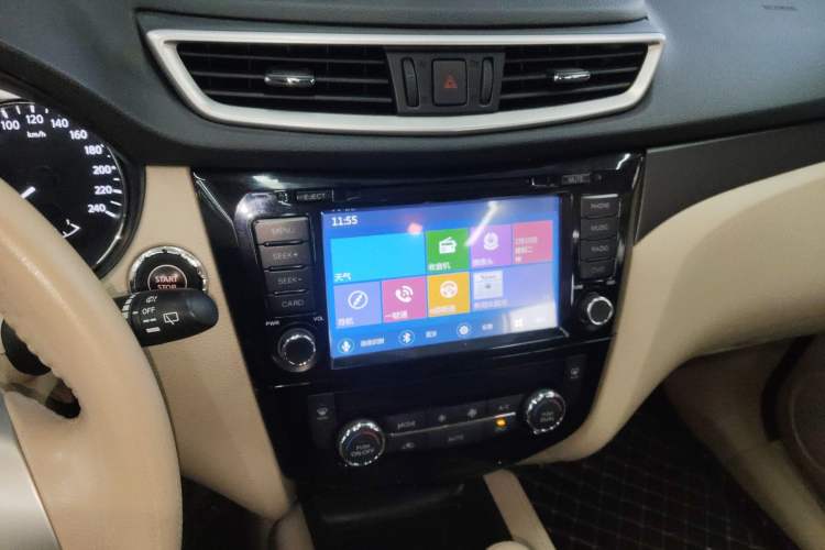 Used Nissan X-Trail 2014 2.0L CVT Comfort Edition 2WD Audio And AC Panel