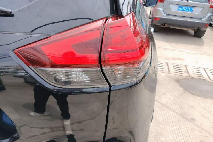 Used Nissan X-Trail 2020 2.5L XL ITS CVT 4WD Deluxe Navigation Edition Exterior 3