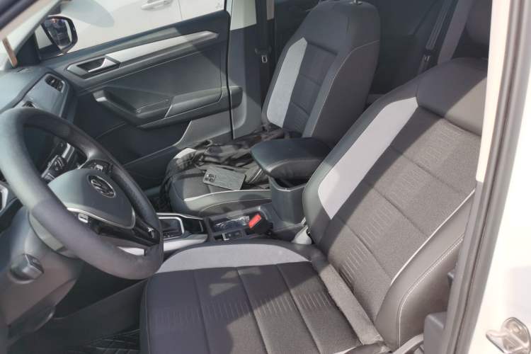 Used Volkswagen T-ROC 2022 280TSI DSG Two-Wheel Drive Elite PLUS Left Front Seat