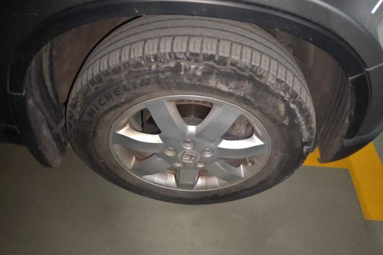 Used Honda CR-V 2007 2.4L automatic four-wheel drive luxury edition Right Front Wheel Hub