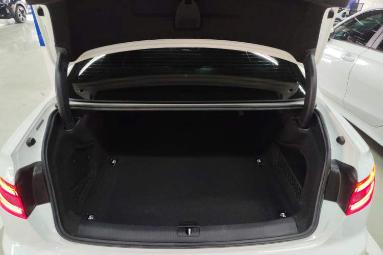 Used Audi A4L 2019 40 TFSI Fashion Version China V