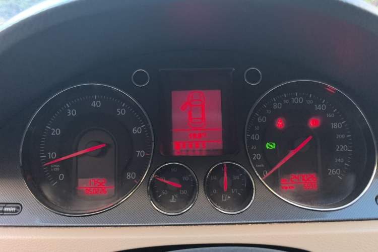 Used Volkswagen Magotan 2007 1.8 TSI Automatic Luxury Model Instrument Cluster