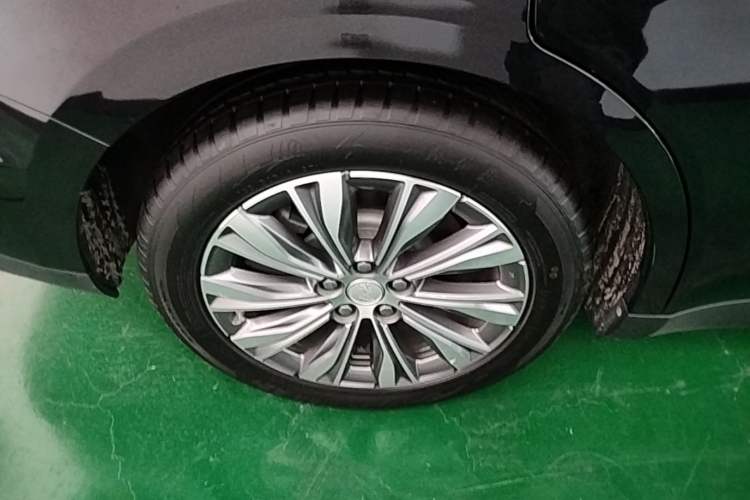 Used Hongqi E-QM5 2022 431 km Charge & Enjoy Edition